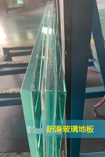 群安SGP夹胶玻璃应用于楼梯地板项目